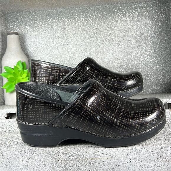 Dansko Patent Leather Professional Clogs Mules Shoes EU 40 Size 9.5 10 - Picture 5 of 9